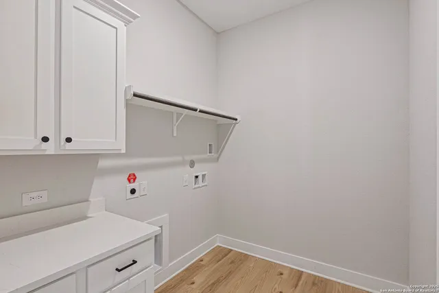 $635,900 | 322 Lawrence Drive, Castroville, TX 78009