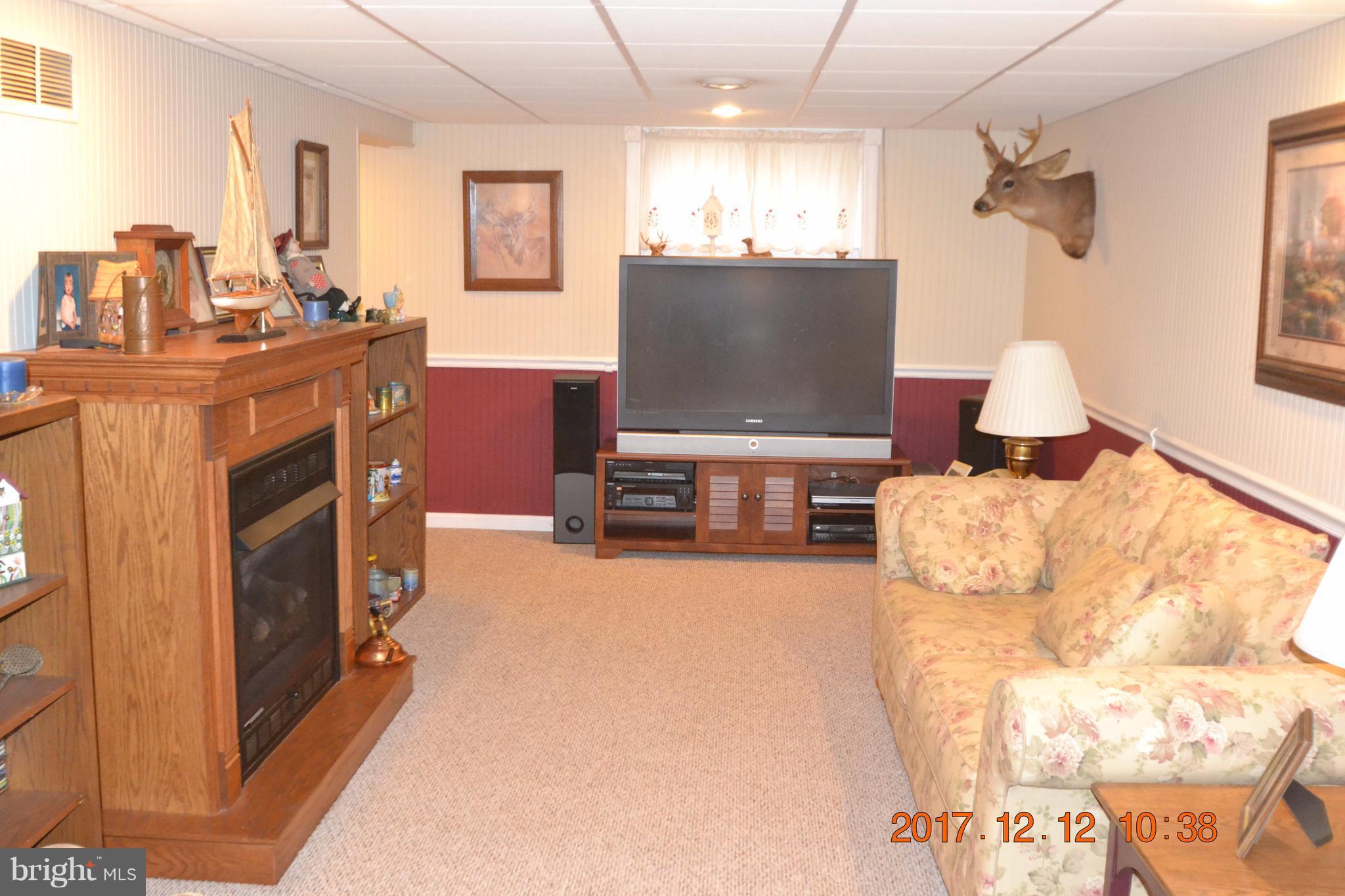45 Wengate Road Owings Mills, MD 21117 - Photo 18 of 27 Family Room / Bedroom 3
