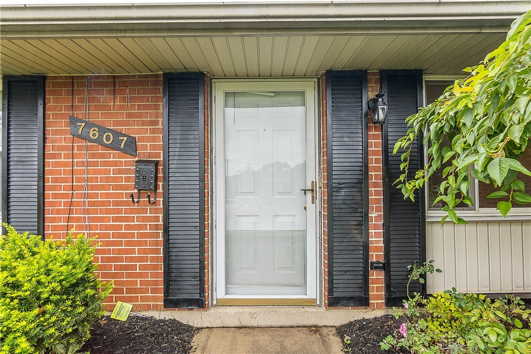 7607 Rothfield Drive Huber Heights, OH 45424 - Photo 7 of 28 Gallery Image 7