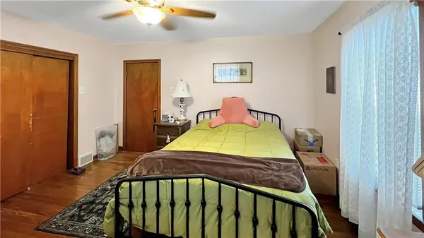 $259,900 | 17 West Oakwood Way, New Castle, PA 16105