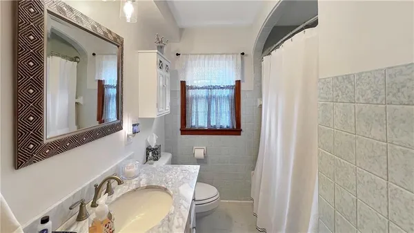 $259,900 | 17 West Oakwood Way, New Castle, PA 16105