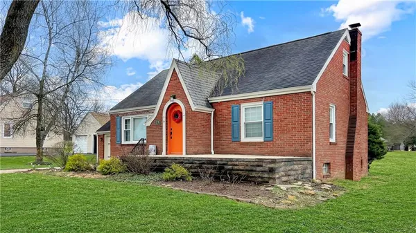 $259,900 | 17 West Oakwood Way, New Castle, PA 16105