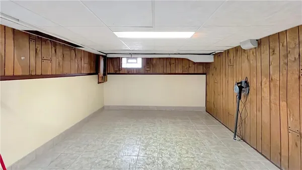 $259,900 | 17 West Oakwood Way, New Castle, PA 16105