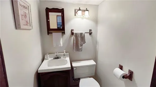 $259,900 | 17 West Oakwood Way, New Castle, PA 16105