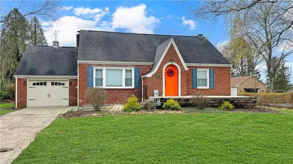 $259,900 | 17 West Oakwood Way, New Castle, PA 16105