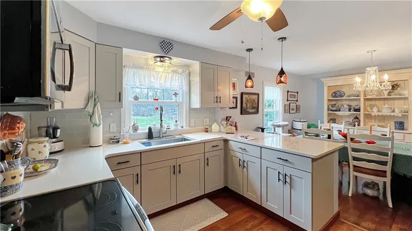 $259,900 | 17 West Oakwood Way, New Castle, PA 16105