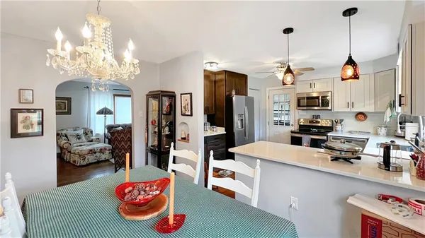 $259,900 | 17 West Oakwood Way, New Castle, PA 16105