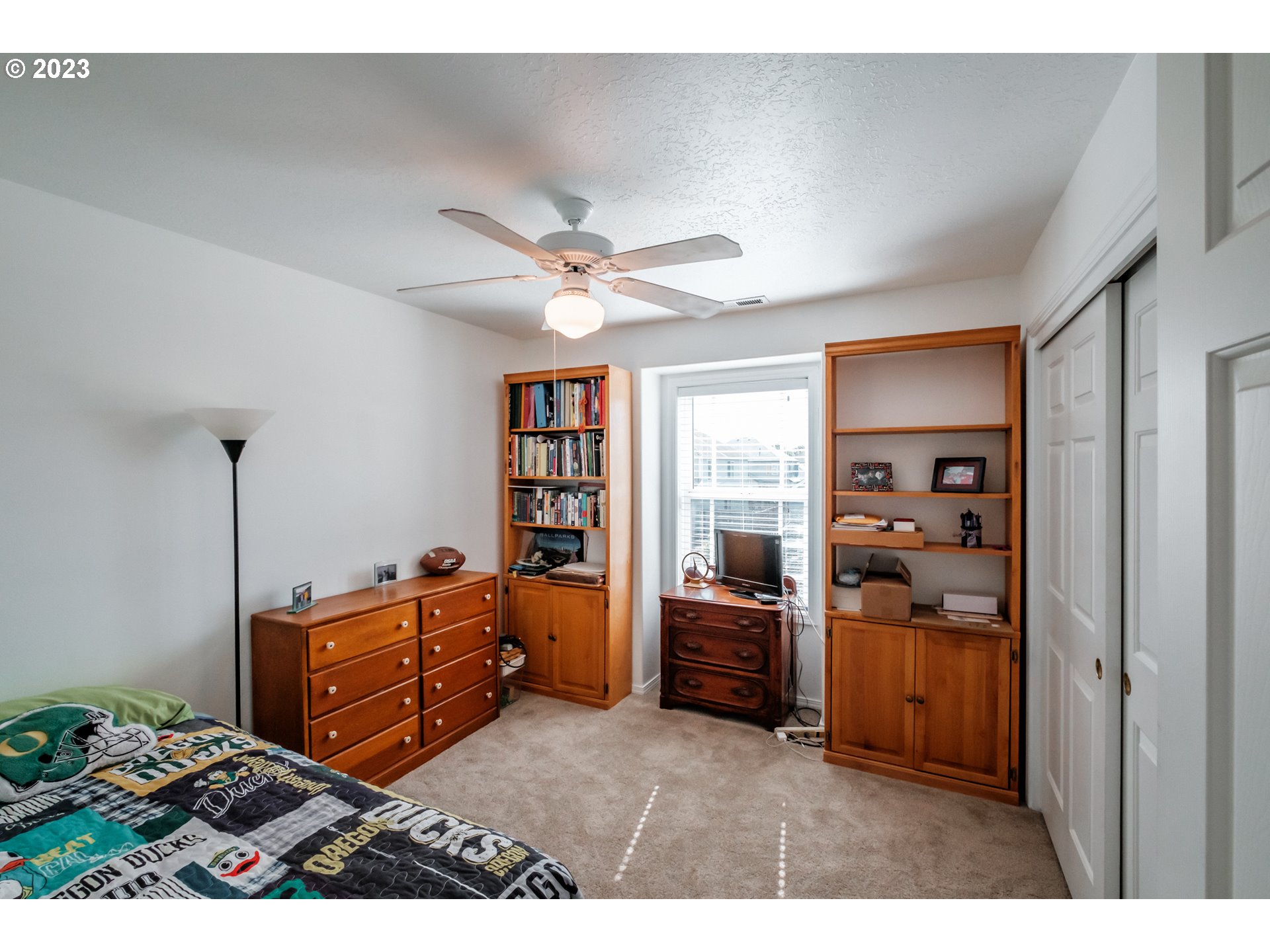 5165 Falcon Street Southwest Albany, OR 97321 - Photo 21 of 28 a room with furniture and closet