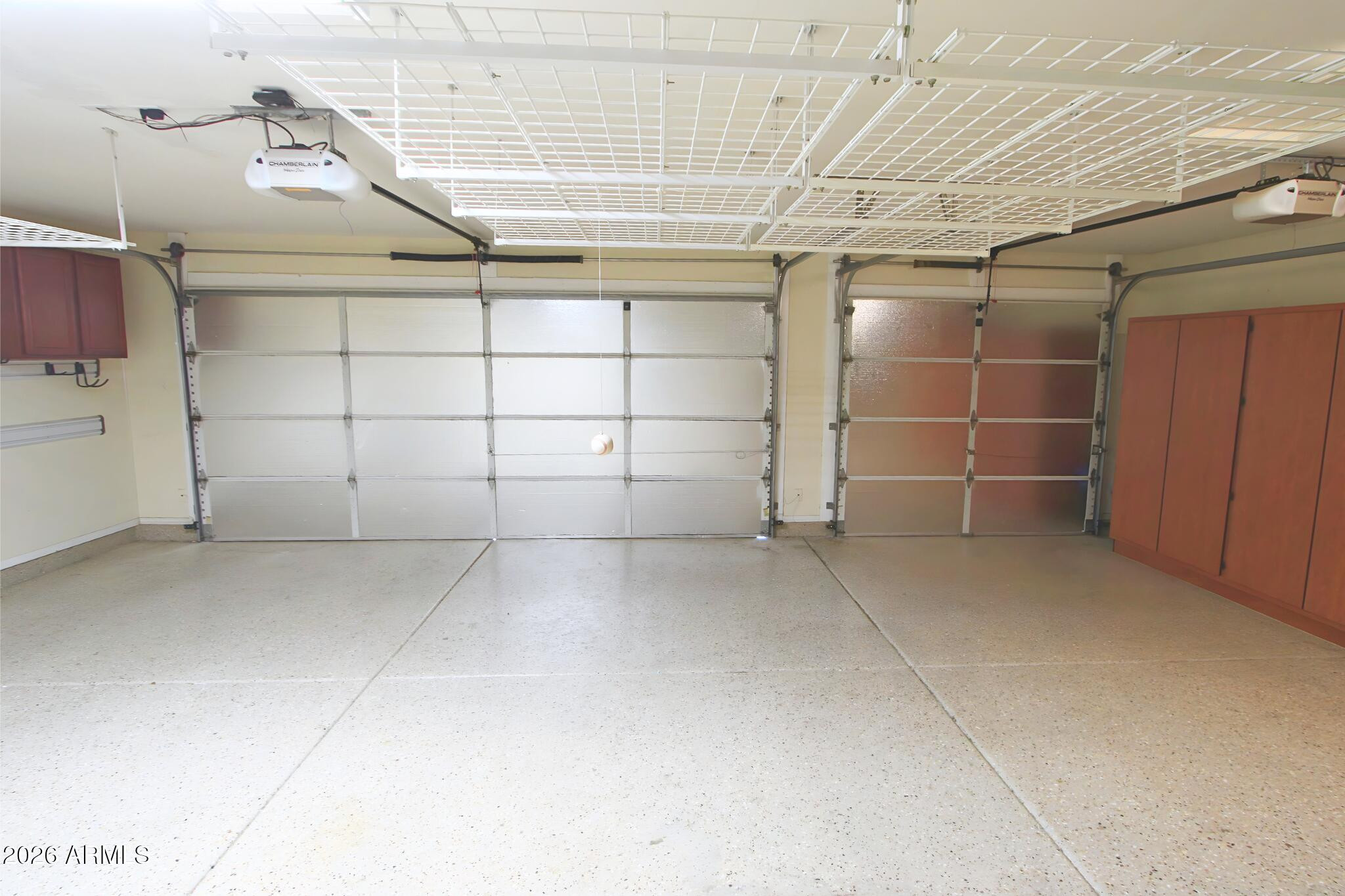 1250 South Palm Street Gilbert, AZ 85296 - Photo 13 of 33 a view of a garage