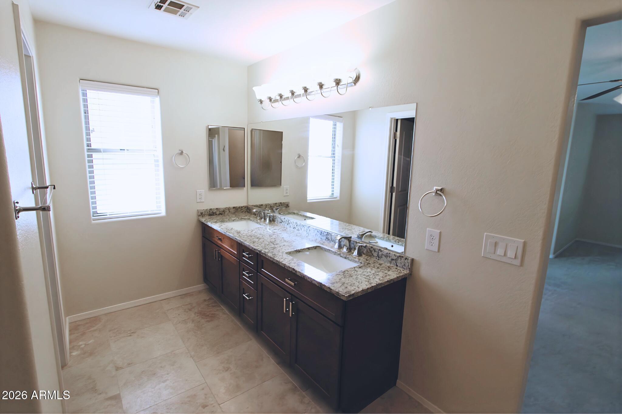 1250 South Palm Street Gilbert, AZ 85296 - Photo 28 of 33 28