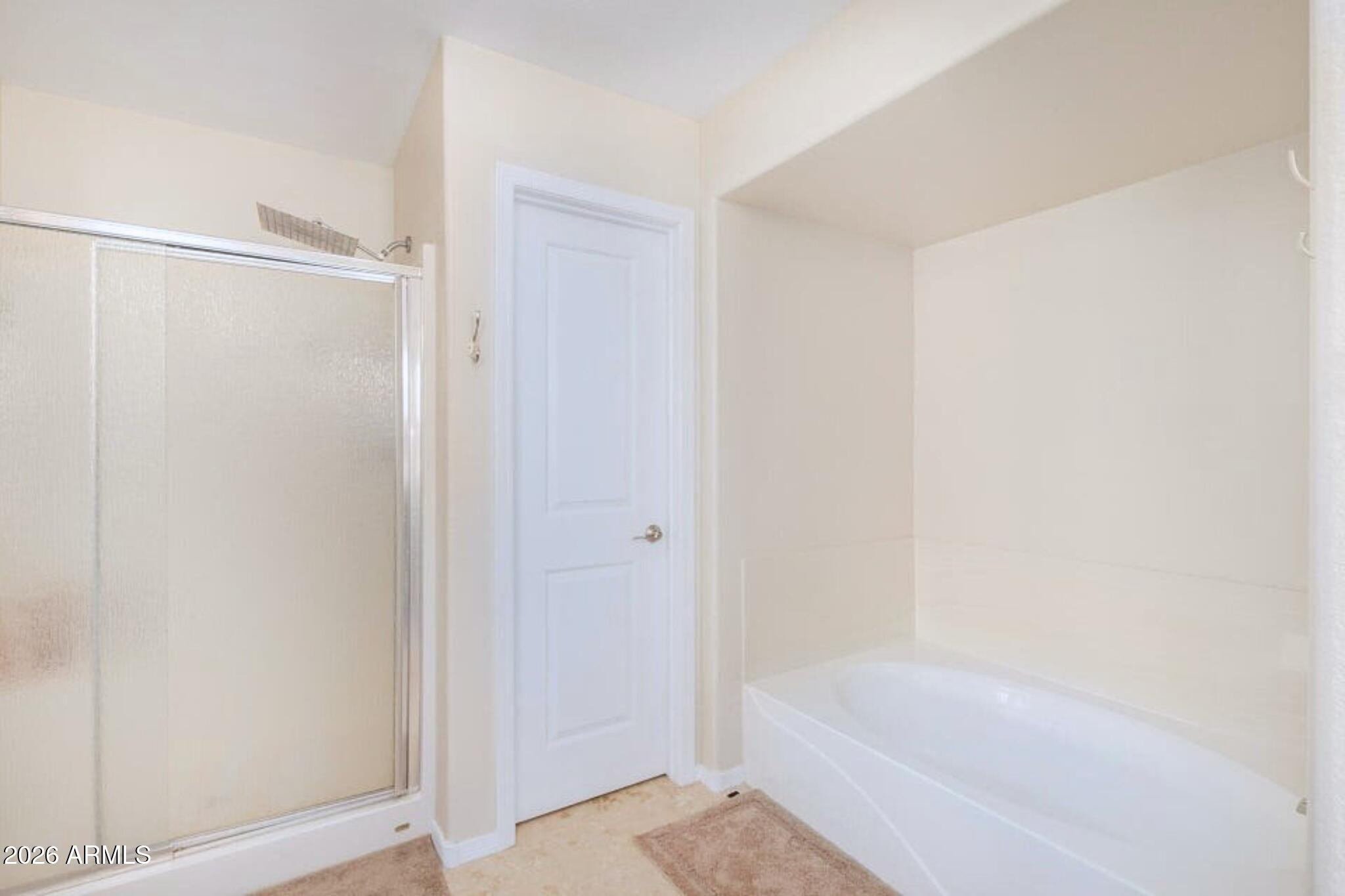 1250 South Palm Street Gilbert, AZ 85296 - Photo 29 of 33 a bathroom with a bathtub and a shower
