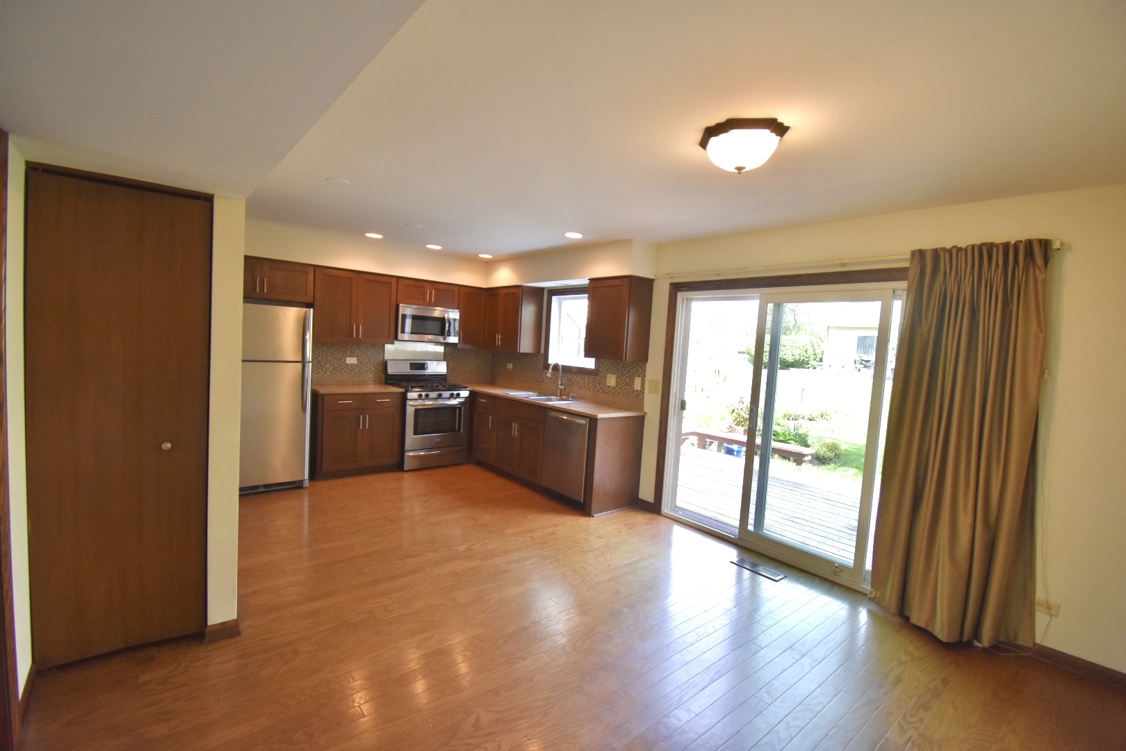 27W328 Providence Lane Winfield, IL 60190 - Photo 5 of 15