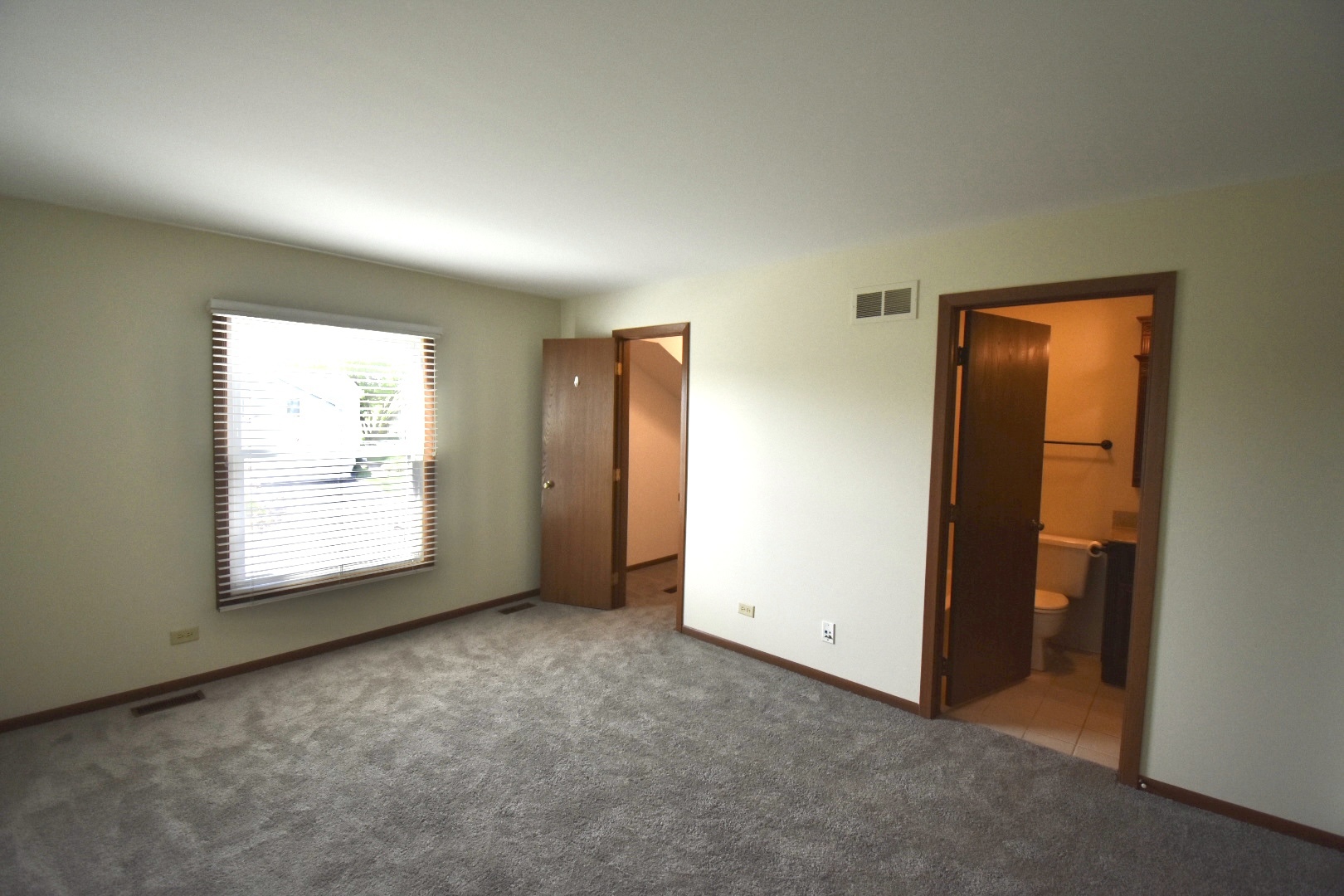 27W328 Providence Lane Winfield, IL 60190 - Photo 9 of 15