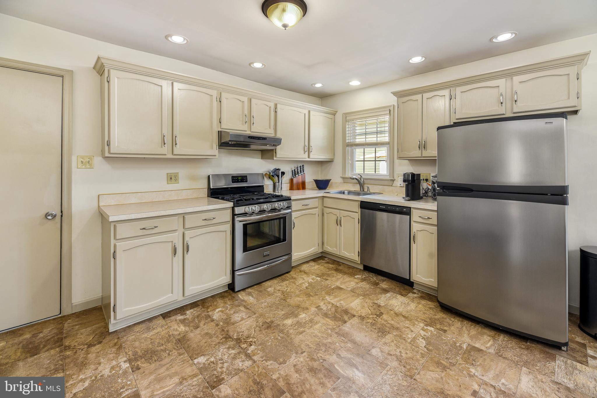18 North New Street Lititz, PA 17543 - Photo 5 of 28 Spacious kitchen with newer appliances