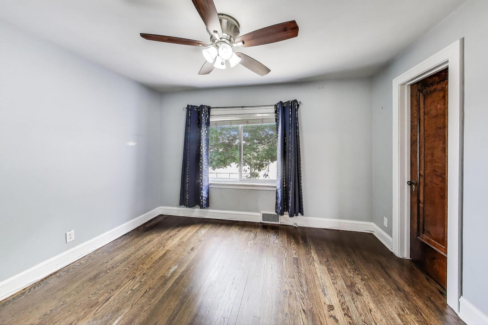 2212 Grove Avenue Berwyn, IL 60402 - Photo 12 of 32