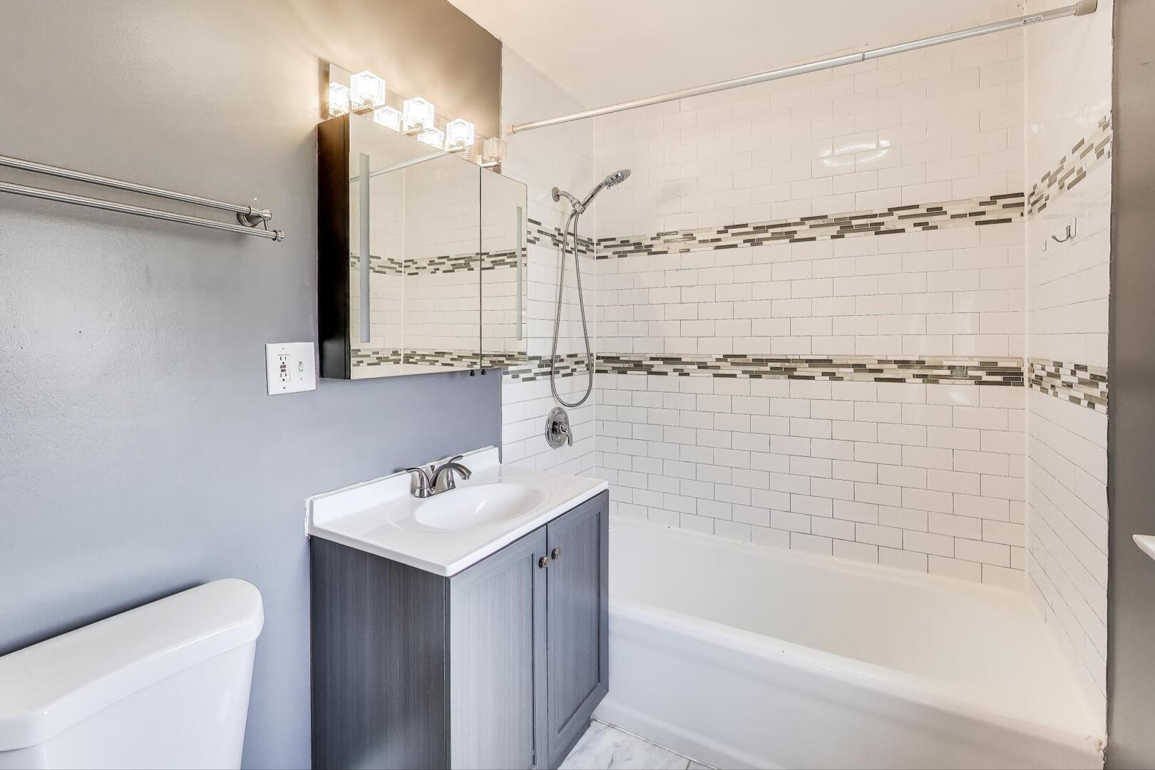 2212 Grove Avenue Berwyn, IL 60402 - Photo 18 of 32