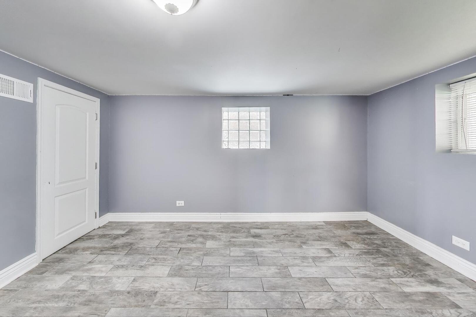 2212 Grove Avenue Berwyn, IL 60402 - Photo 21 of 32