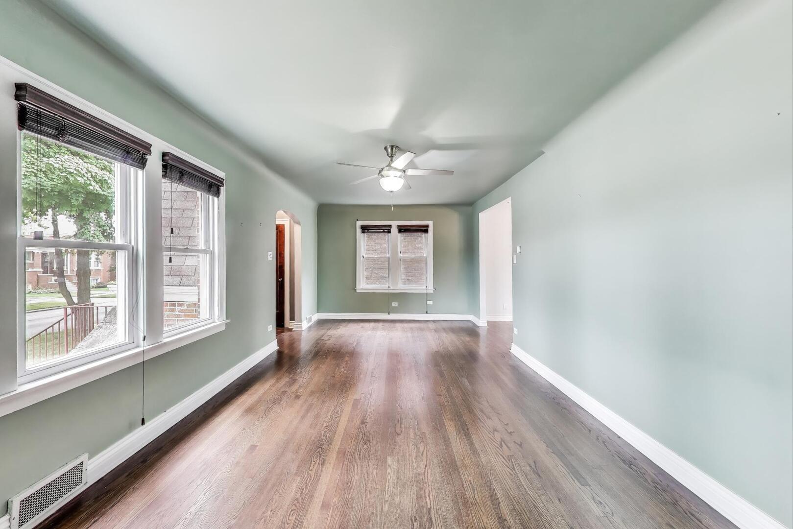 2212 Grove Avenue Berwyn, IL 60402 - Photo 4 of 32