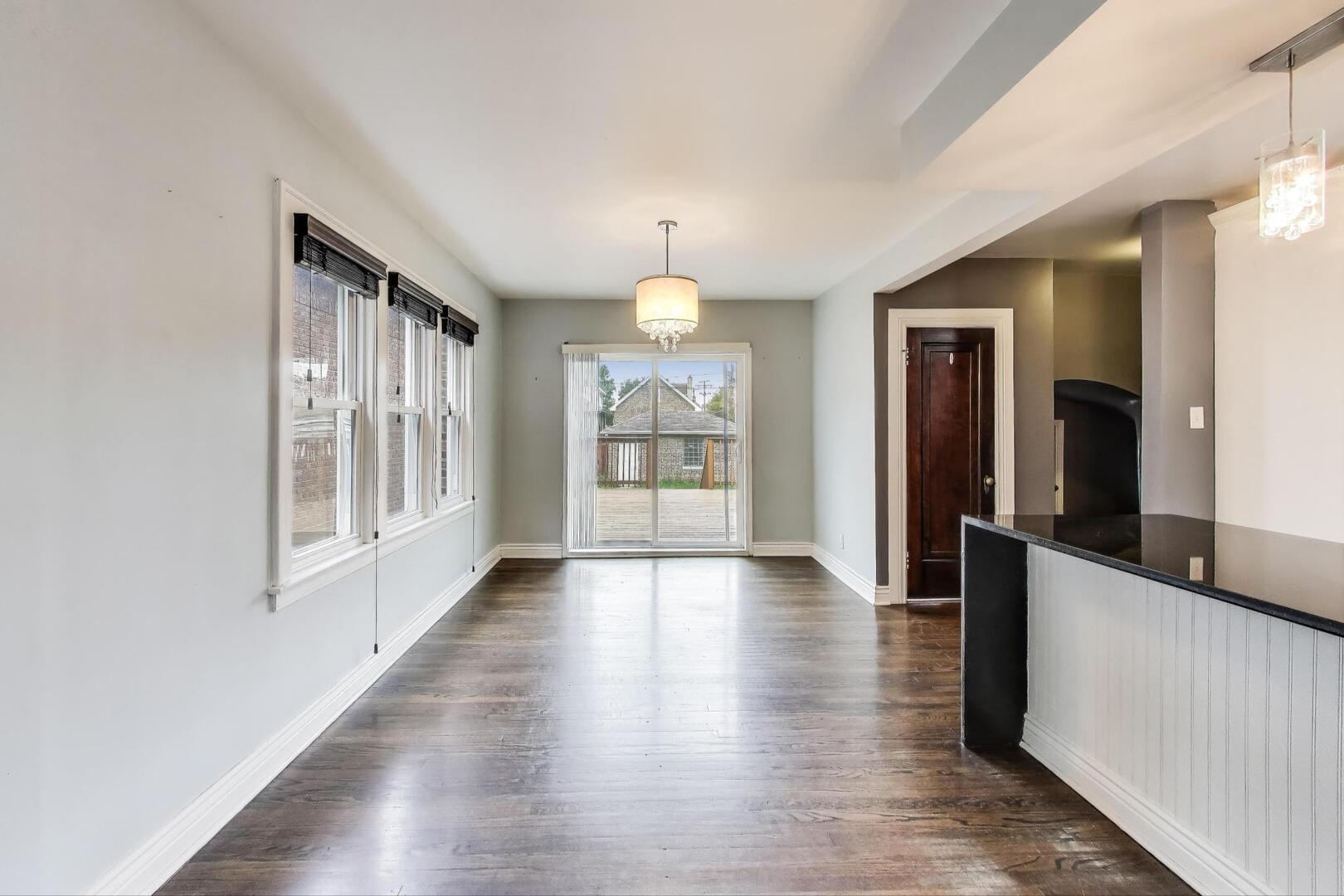 2212 Grove Avenue Berwyn, IL 60402 - Photo 8 of 32