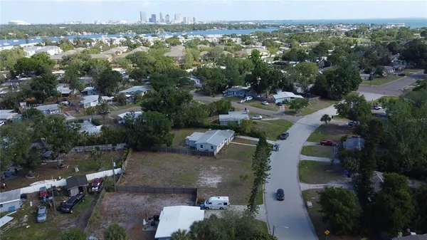 $259,999 | 4101 Neptune Drive Southeast, St. Petersburg, FL 33705
