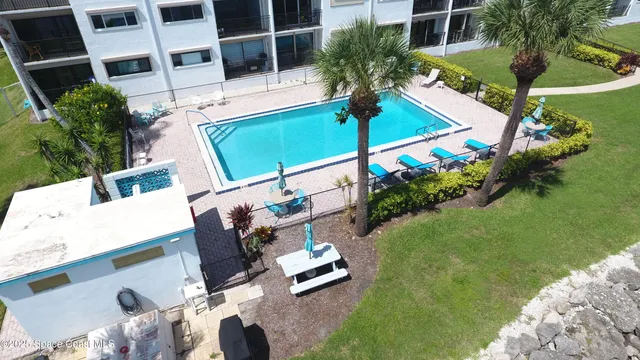 a view of an outdoor space