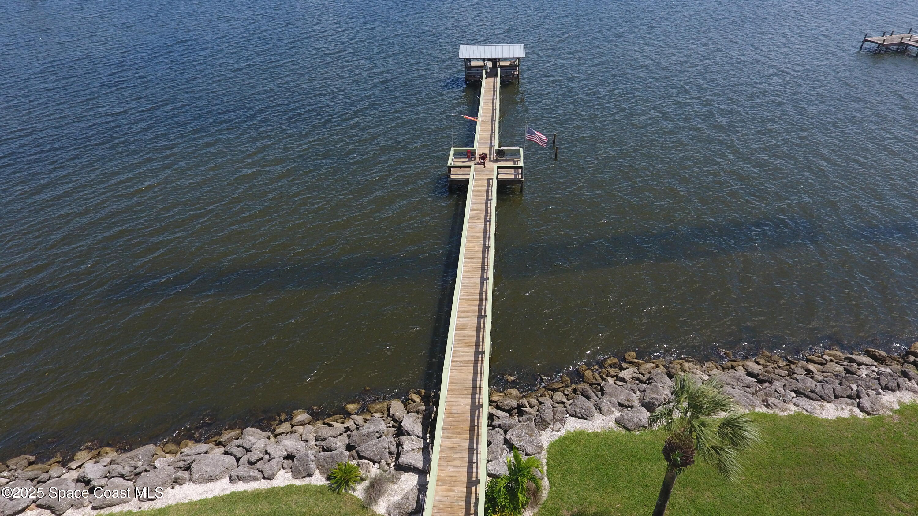 3901 Dixie Highway Northeast, Unit 402 Palm Bay, FL 32905 - Photo 8 of 33 a bathroom with a shower