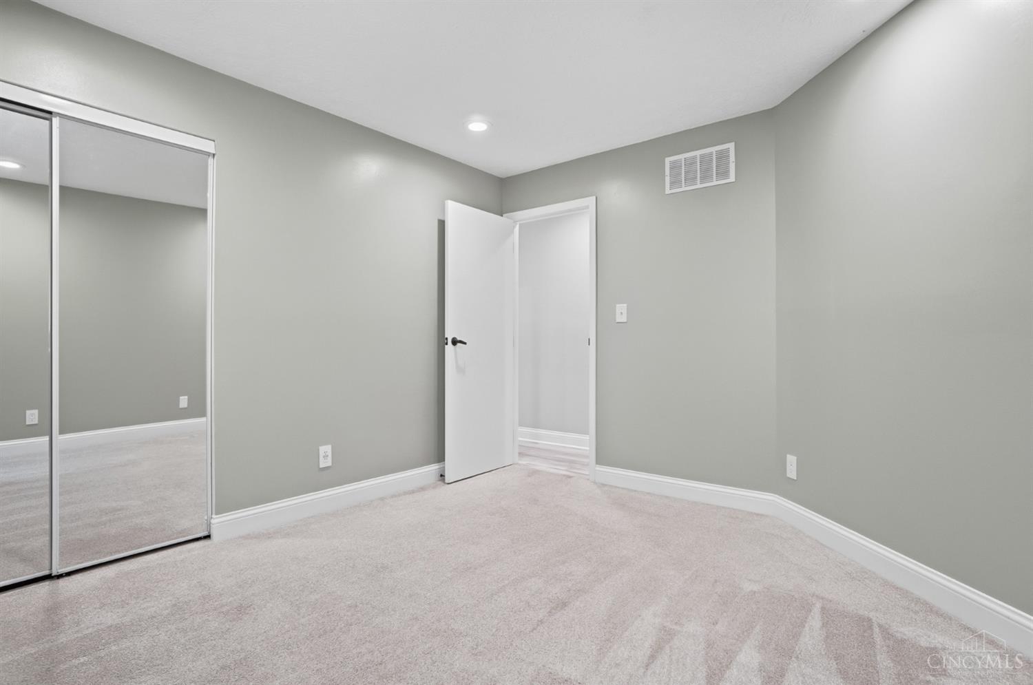 6594 Springdale Road Cincinnati, OH 45247 - Photo 33 of 57