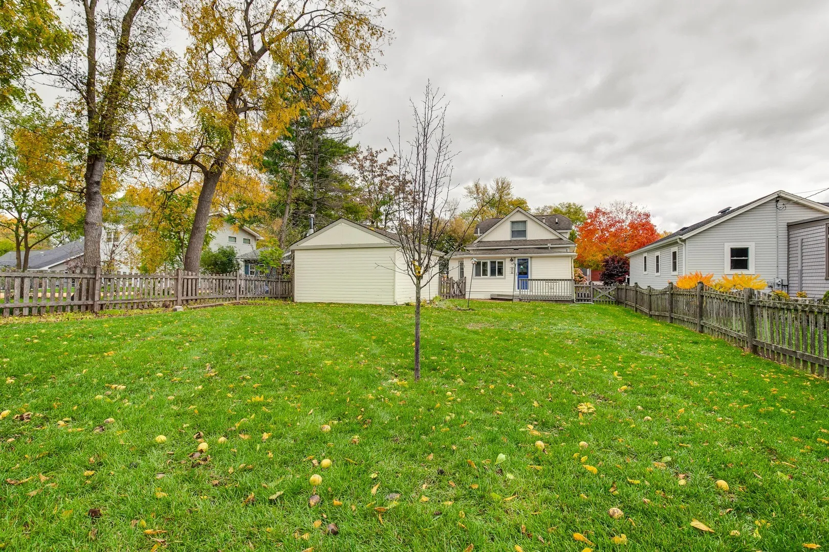 411 Foster Road Wauconda, IL 60084 - Photo 22 of 23 a view of a house with backyard