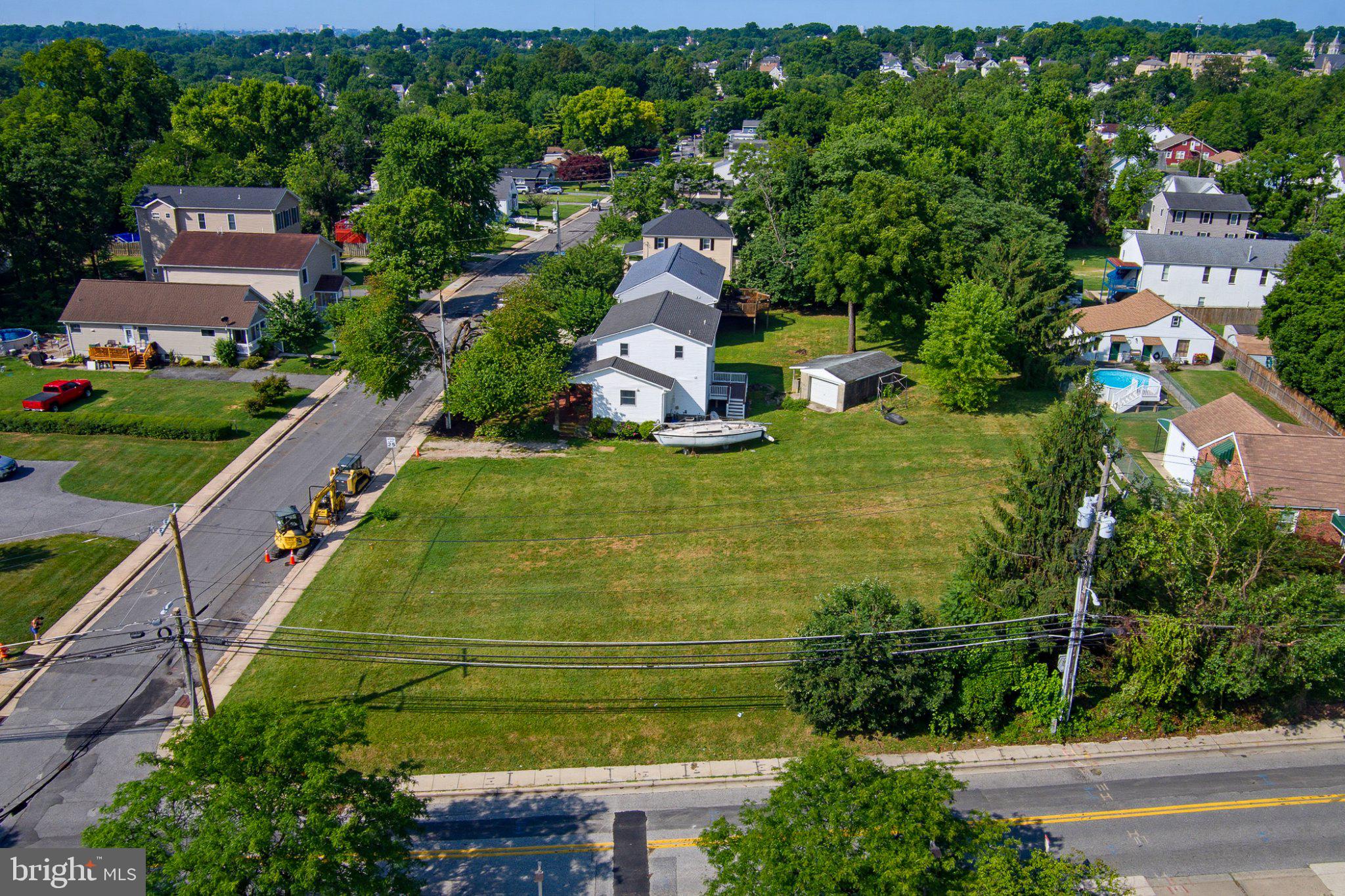 4311 Fullerton Avenue Baltimore, MD 21206 - Photo 5 of 16 Spacious lot in a vibrant neighborhood.