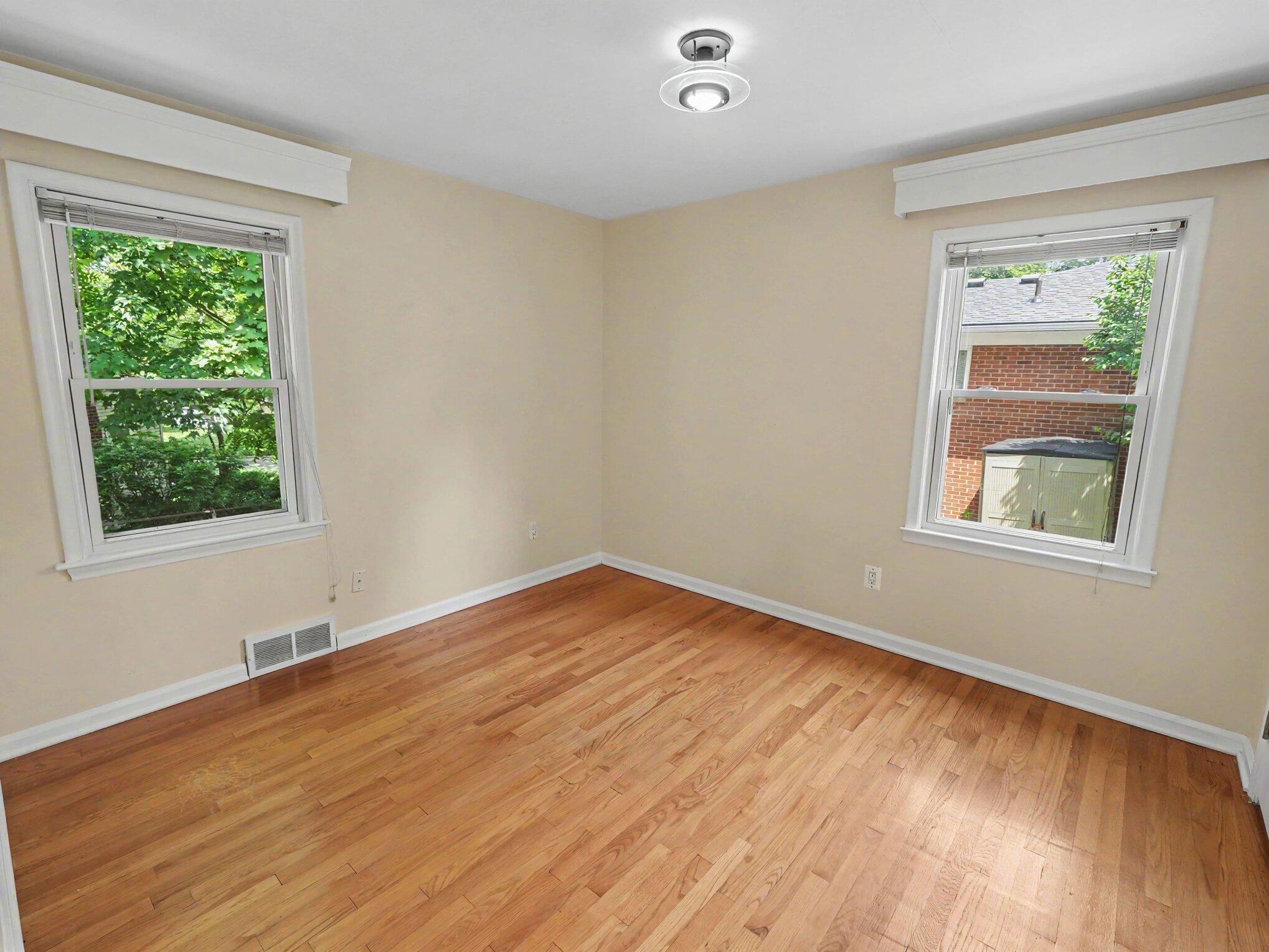 2010 Ferdon Road Ann Arbor, MI 48104 - Photo 9 of 24 009_file_5649