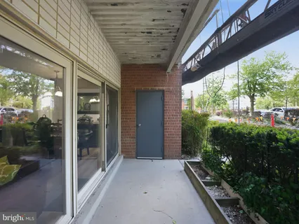 $225,000 | 5250 Valley Forge Drive, Unit 109, Alexandria, VA 22304