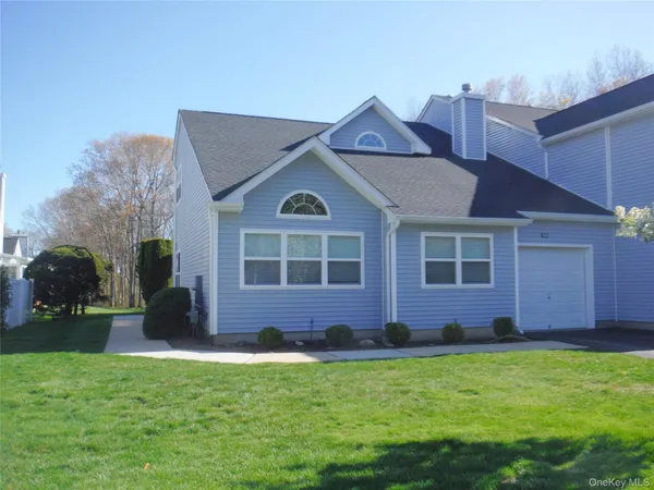 $518,000 | 168 Hampton Vista Drive, Manorville, NY 11949