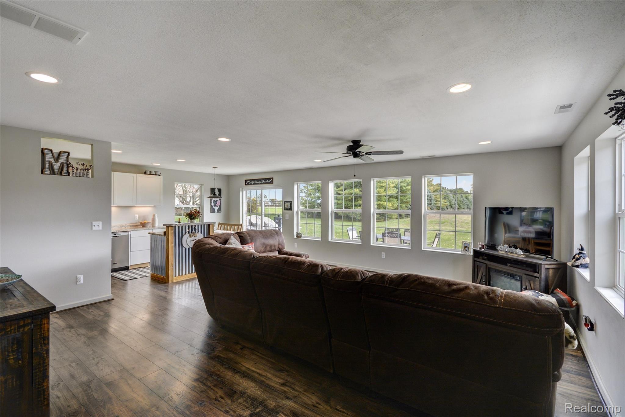 10572 Otter Road Carleton, MI 48117 - Photo 6 of 37 Otter_2.jpg