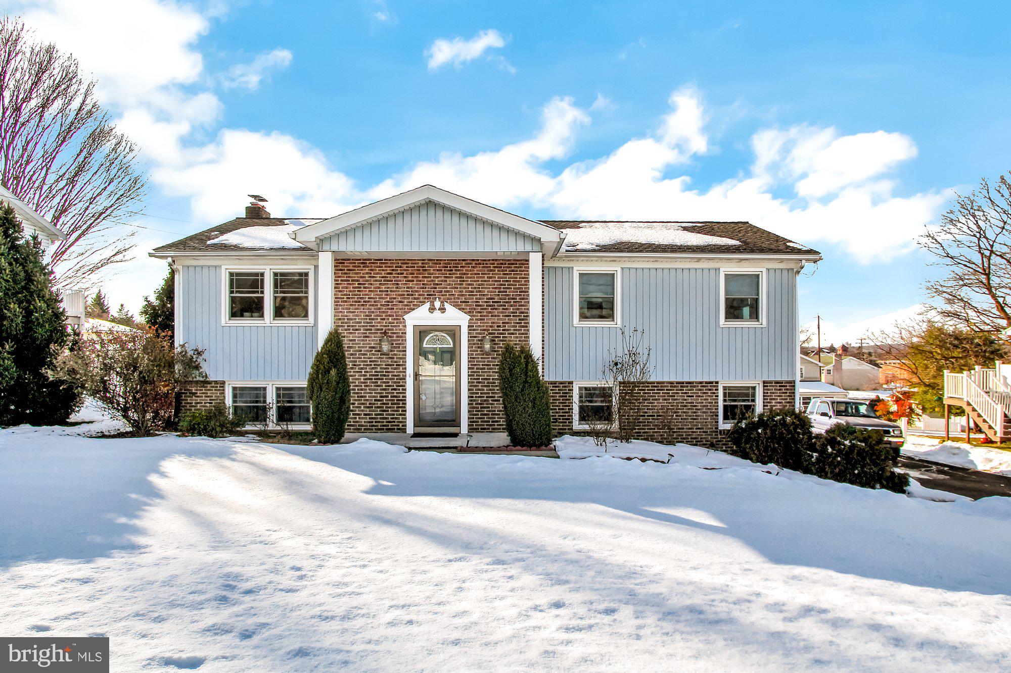 418 Pinehurst Road York, PA 17402 - Photo 1 of 25 Gallery Image 1