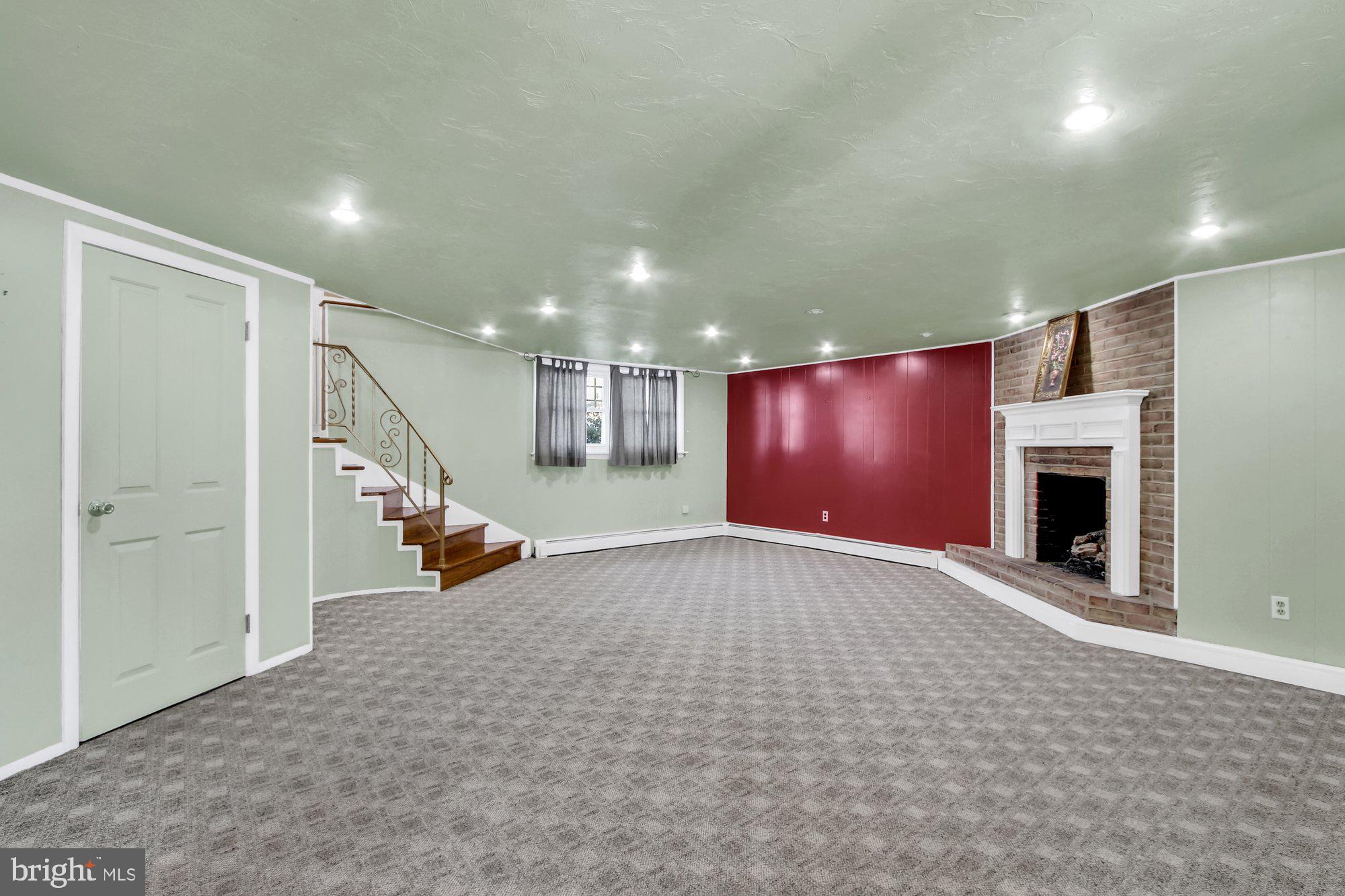 418 Pinehurst Road York, PA 17402 - Photo 18 of 25 Gallery Image 18