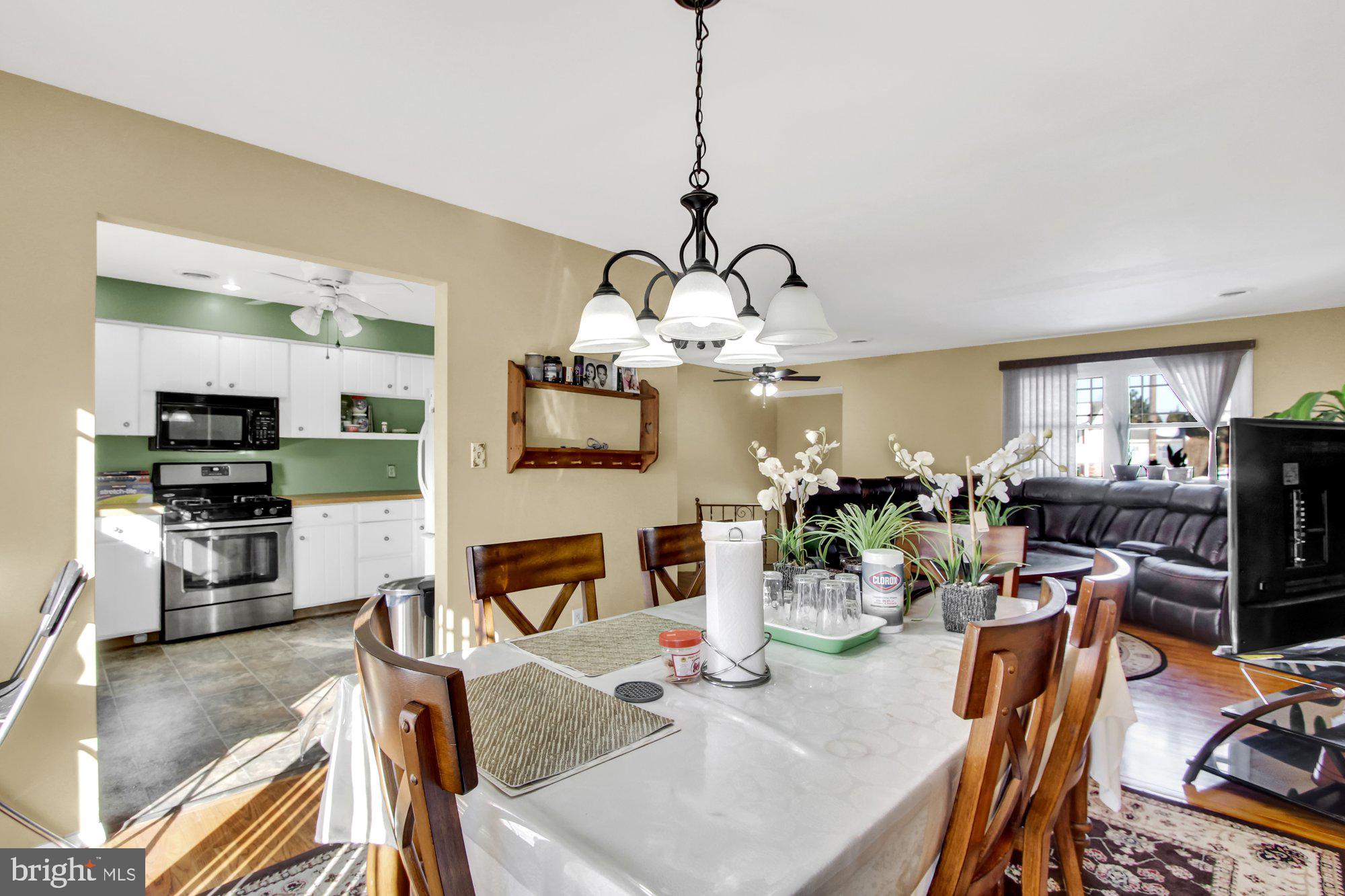 418 Pinehurst Road York, PA 17402 - Photo 8 of 25 Gallery Image 8