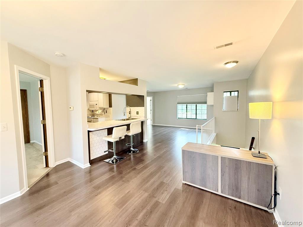 1550 Meadowside Drive, Unit 187 Rochester, MI 48307 - Photo 6 of 43