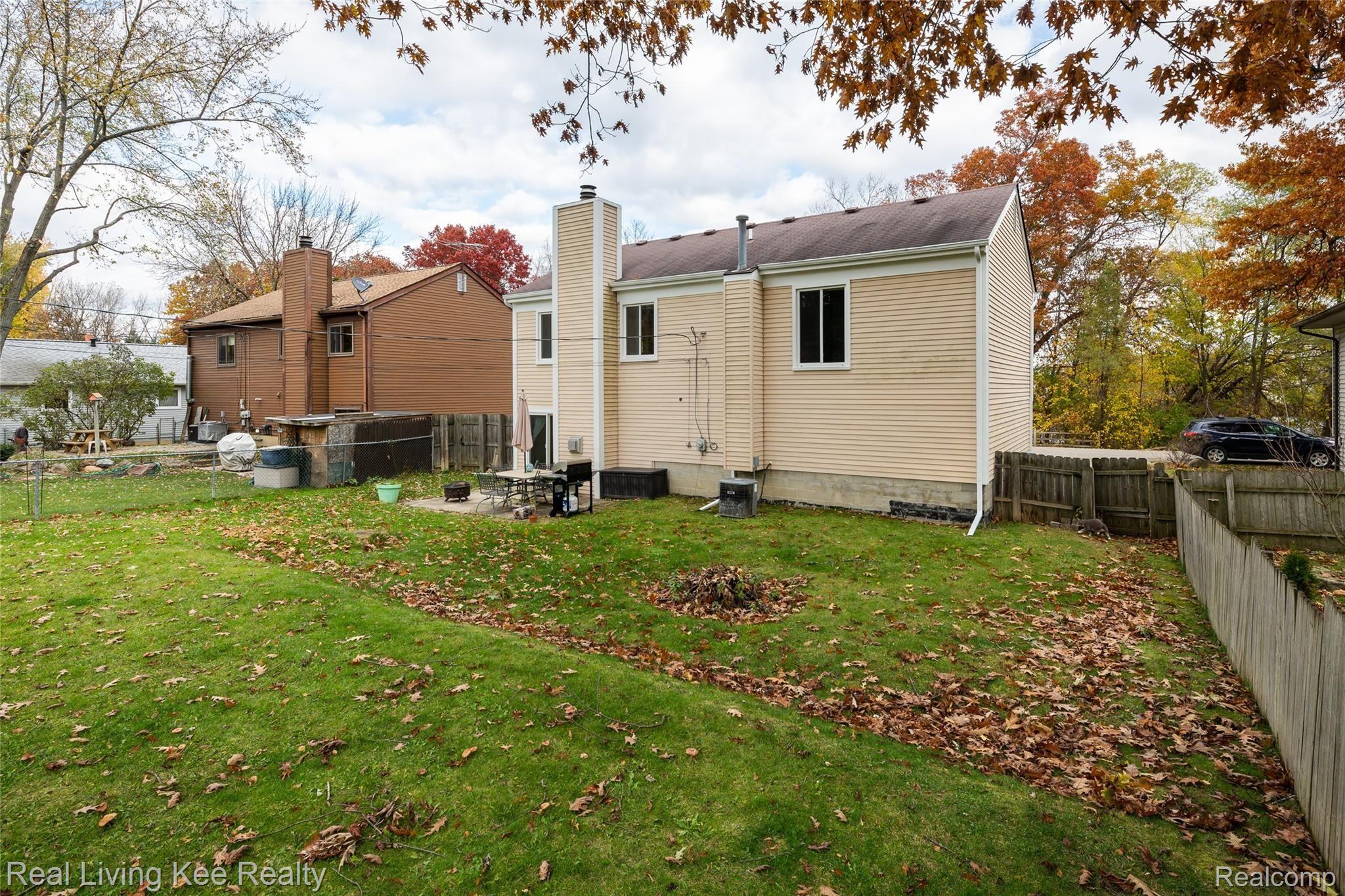 700 Rochester Drive Lake Orion, MI 48362 - Photo 21 of 26 Backyard