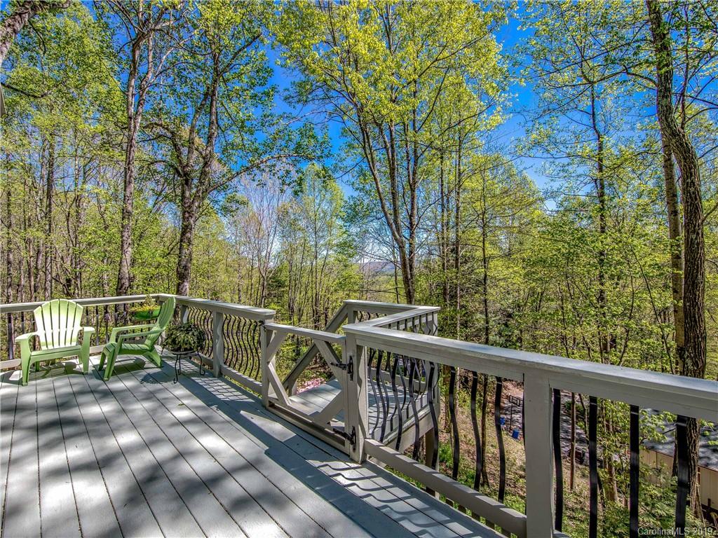 17 Finlay Ridge Road Hendersonville, NC 28739 - Photo 13 of 32 a view of balcony with wooden floor and fence