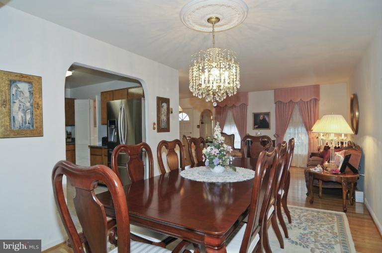 15105 Joshua Tree Road North Potomac, MD 20878 - Photo 4 of 20 Dining Room