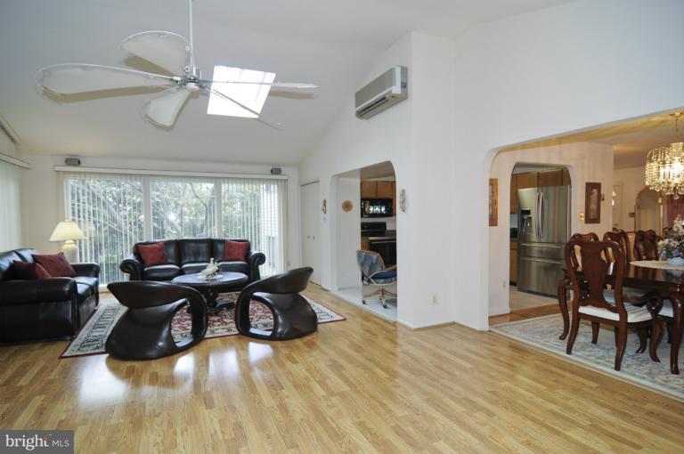 15105 Joshua Tree Road North Potomac, MD 20878 - Photo 8 of 20 Great Room