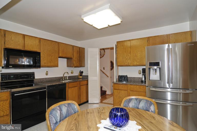 15105 Joshua Tree Road North Potomac, MD 20878 - Photo 9 of 20 Kitchen
