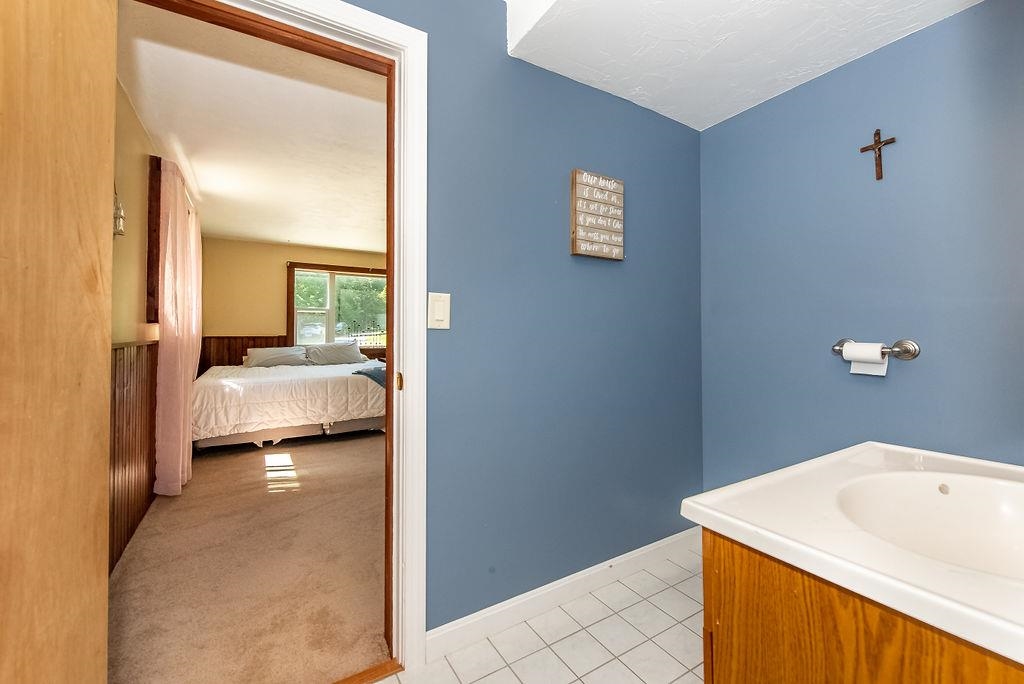 156 Raymond Road Deerfield, NH 03037 - Photo 23 of 40