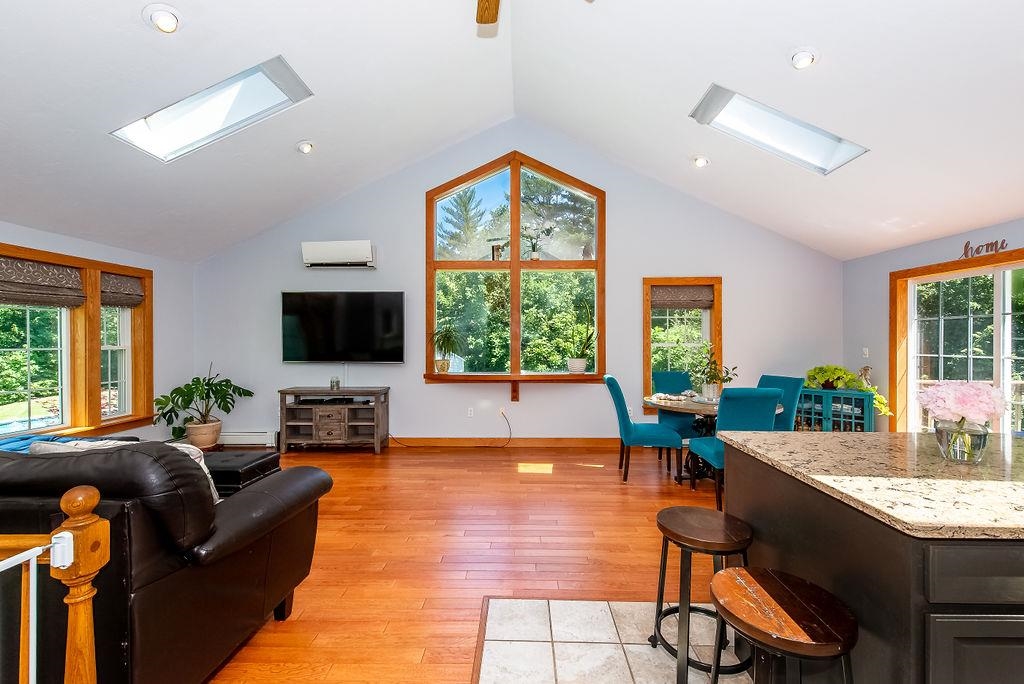 156 Raymond Road Deerfield, NH 03037 - Photo 5 of 40