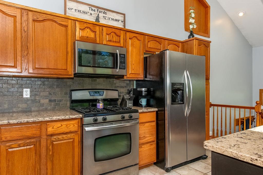 156 Raymond Road Deerfield, NH 03037 - Photo 8 of 40