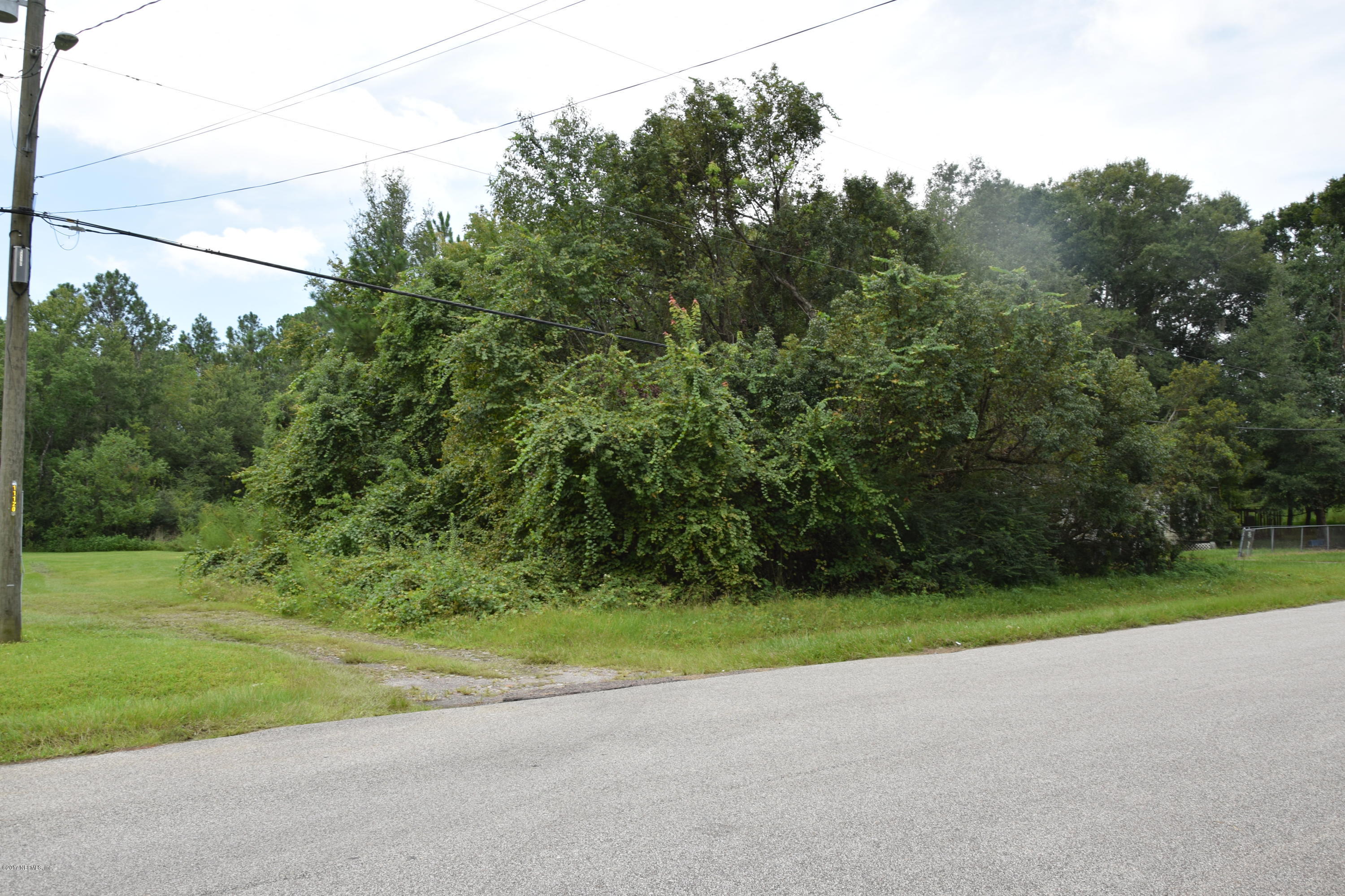 11152 Old Gainesville Road Jacksonville, FL 32221 - Photo 4 of 5 a view of a yard with a house