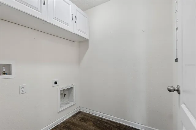 a view of a hallway with closet
