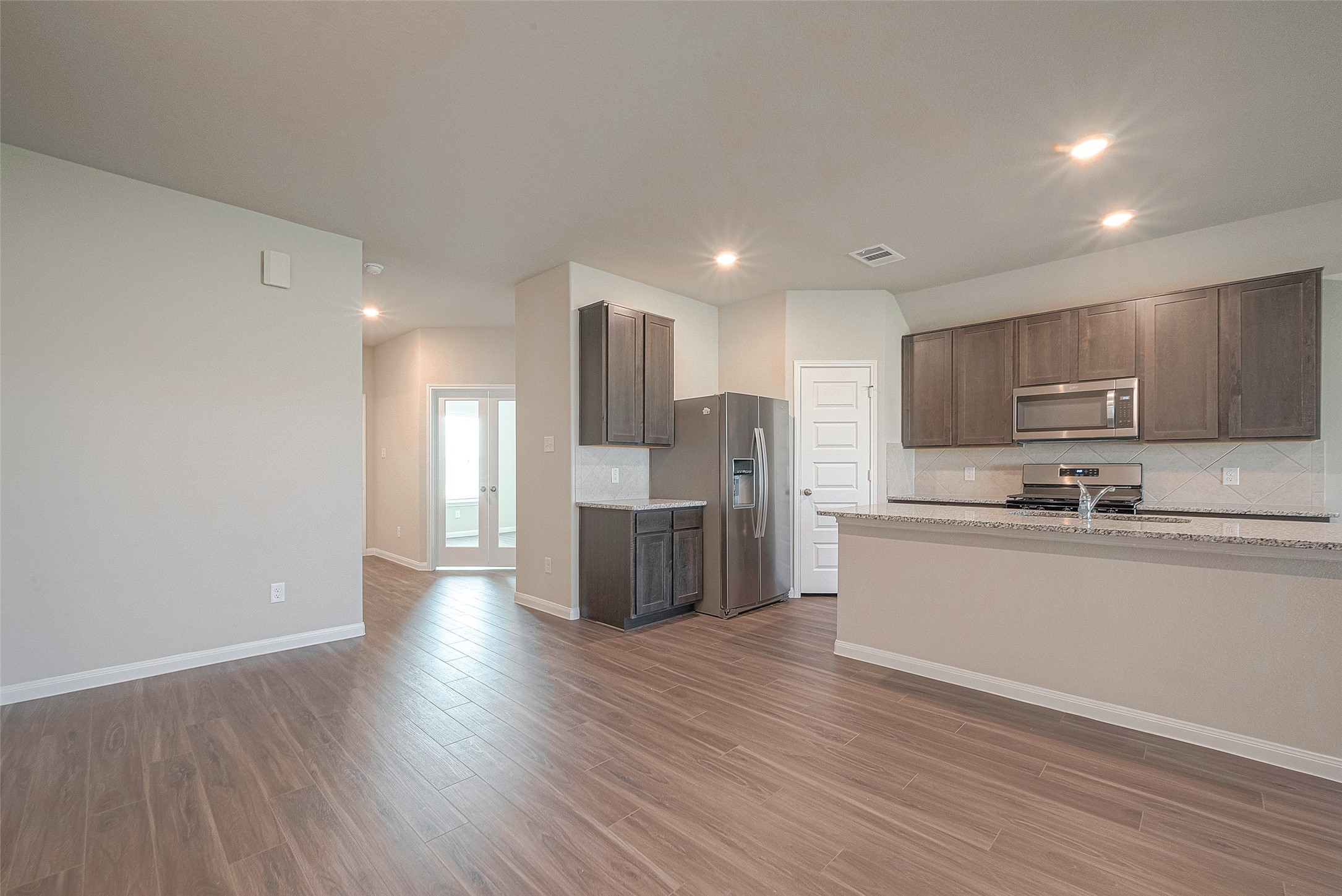 5318 Briana Dee Drive Rosharon, TX 77583 - Photo 9 of 37