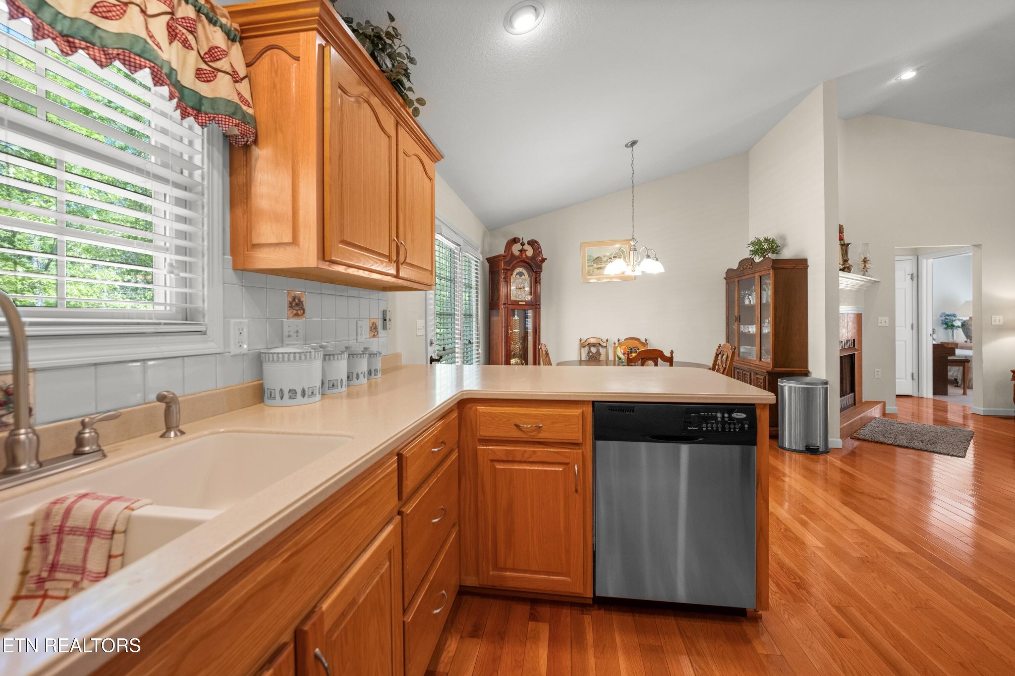 957 Stonecrest Loop Crossville, TN 38571 - Photo 6 of 33