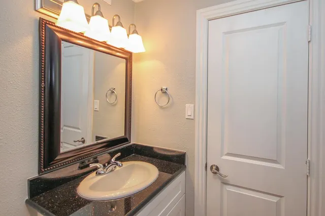 $999 | 2011 Marshall Street, Unit 2, Houston, TX 77098